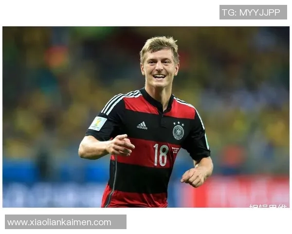 克罗斯：从足球天才到战术大师的蜕变之路与未来展望